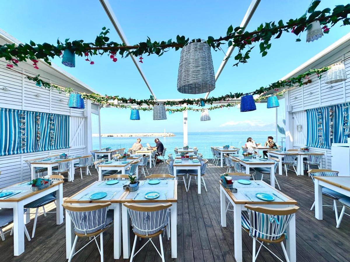 Skipper Beachfront Suites Херсонісос Екстер'єр фото