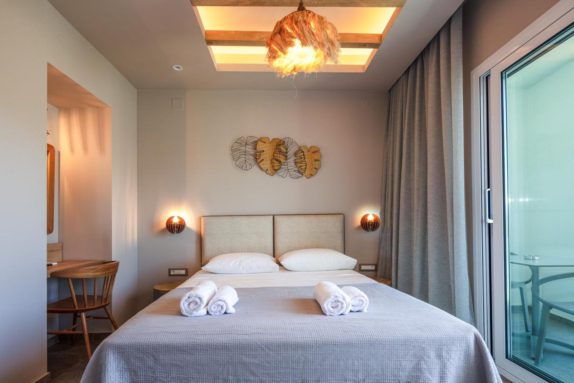 Skipper Beachfront Suites Херсонісос Номер фото