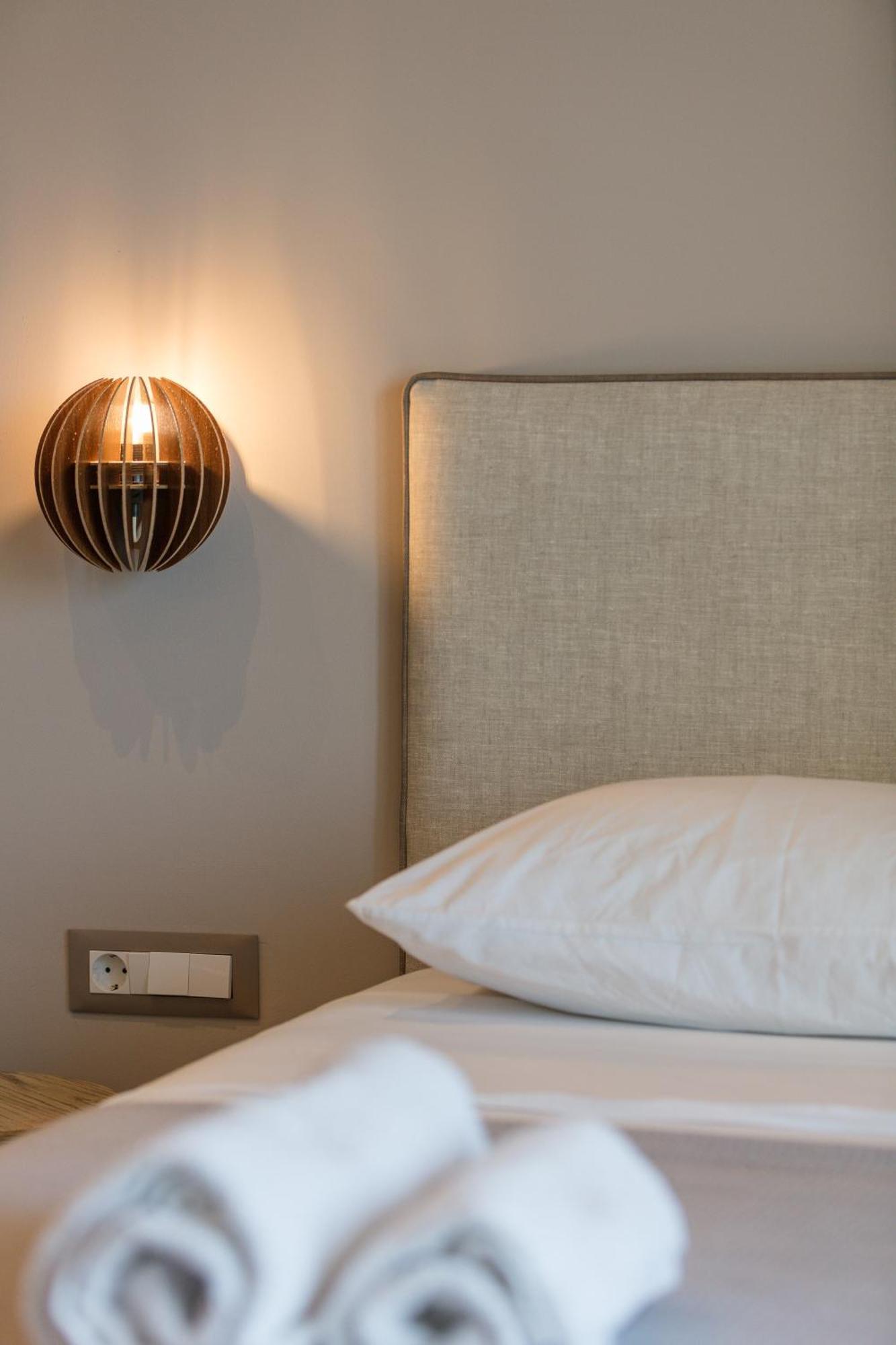 Skipper Beachfront Suites Херсонісос Номер фото