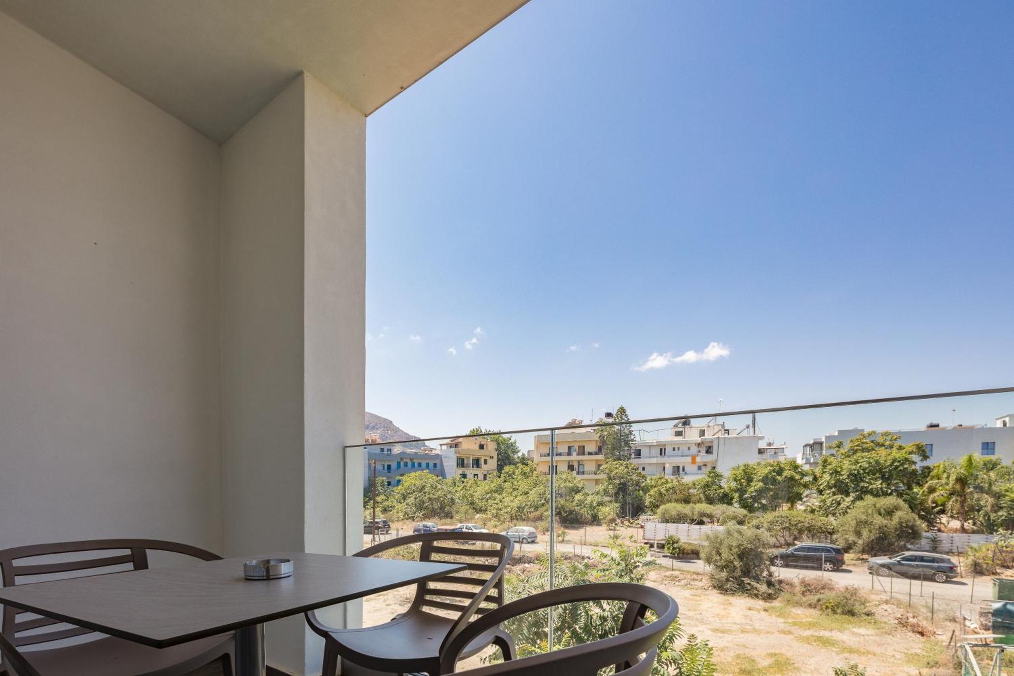 Skipper Beachfront Suites Херсонісос Номер фото