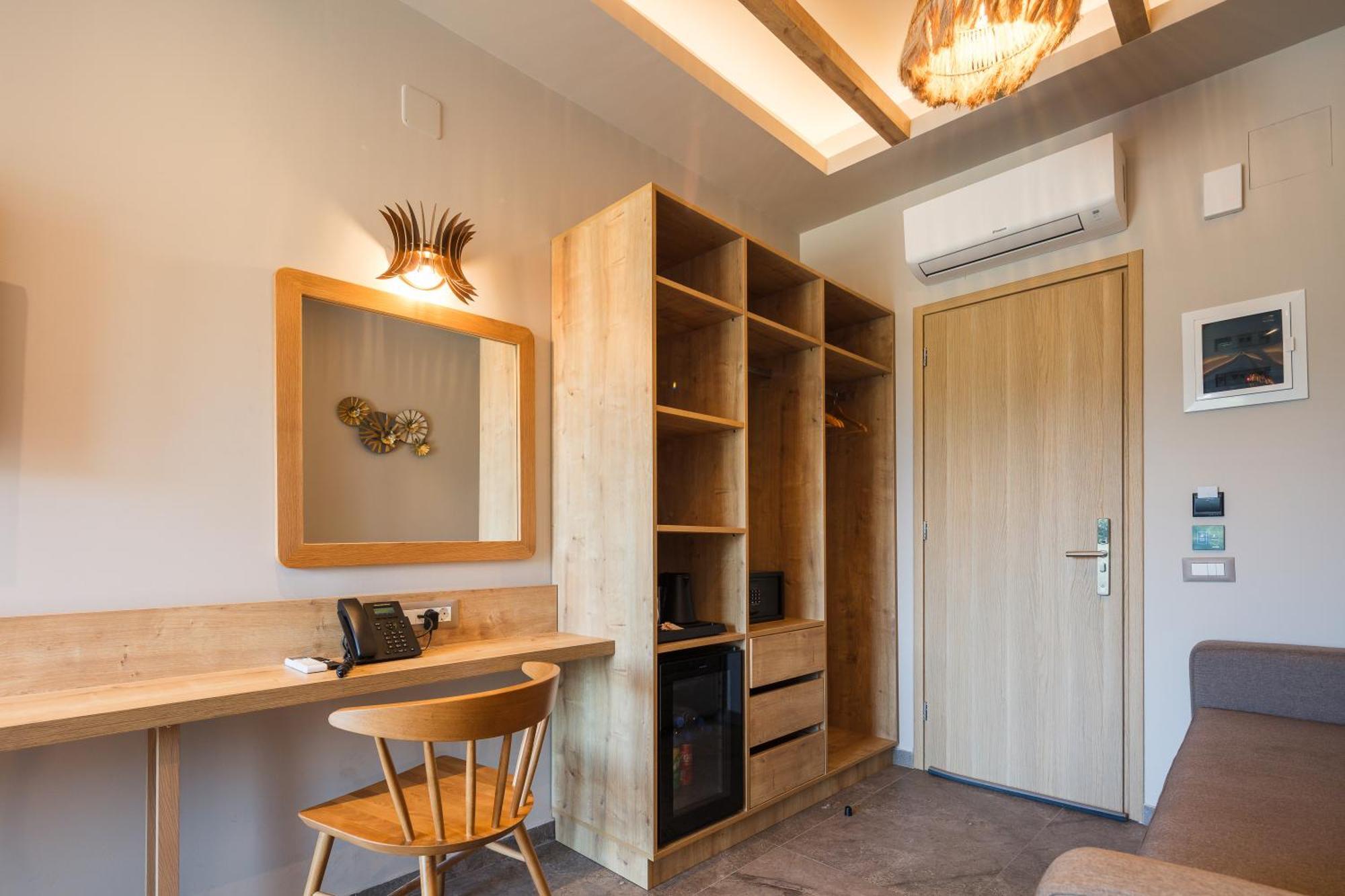 Skipper Beachfront Suites Херсонісос Номер фото