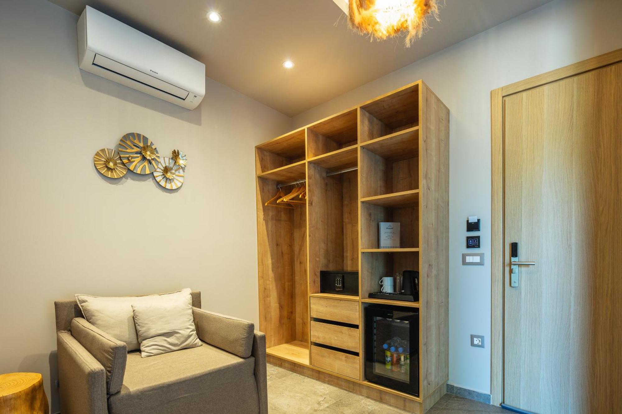 Skipper Beachfront Suites Херсонісос Номер фото