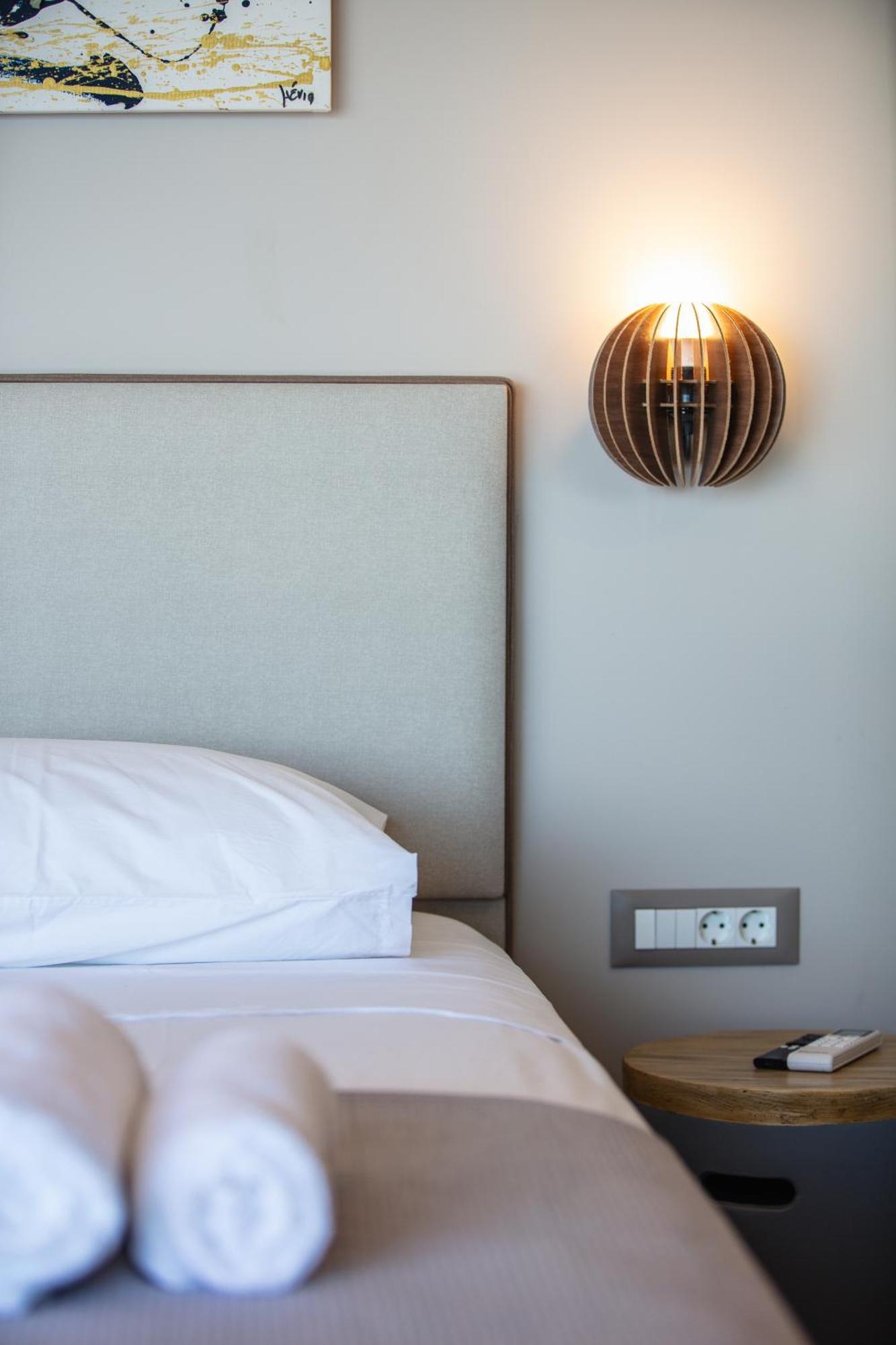 Skipper Beachfront Suites Херсонісос Екстер'єр фото