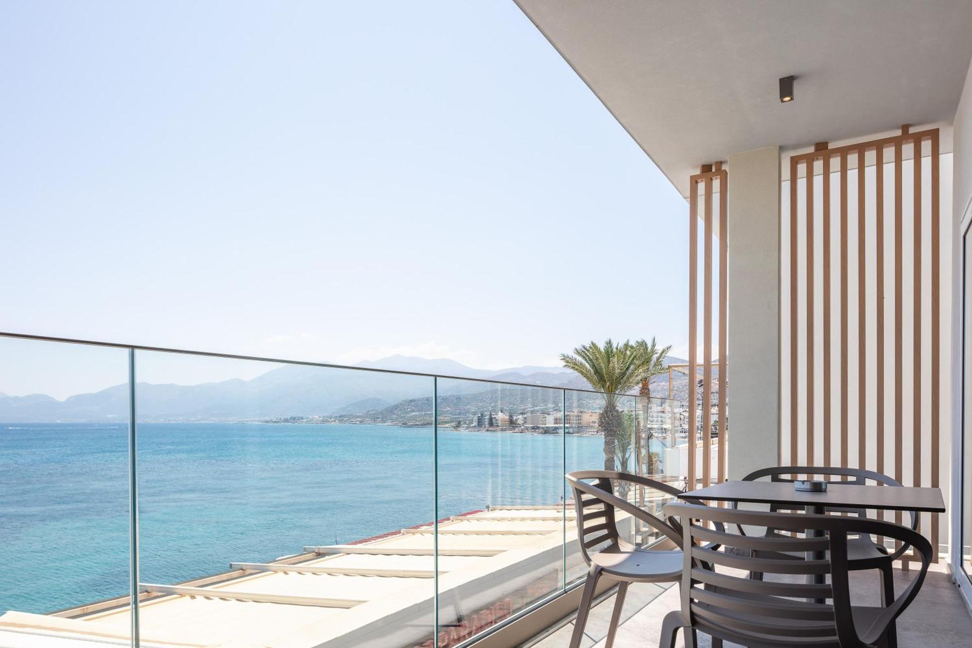 Skipper Beachfront Suites Херсонісос Екстер'єр фото