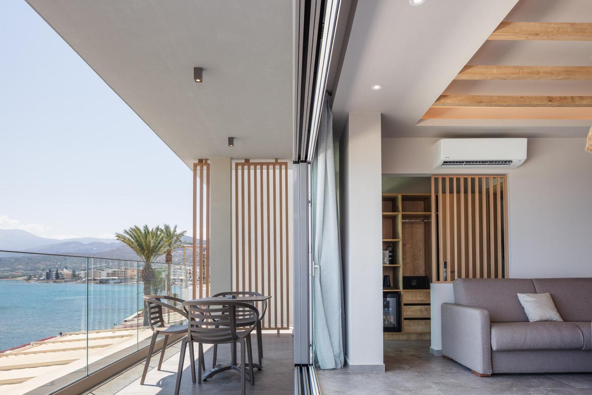 Skipper Beachfront Suites Херсонісос Екстер'єр фото